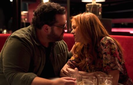 Wolf Like Me Josh Gad and Isla Fisher